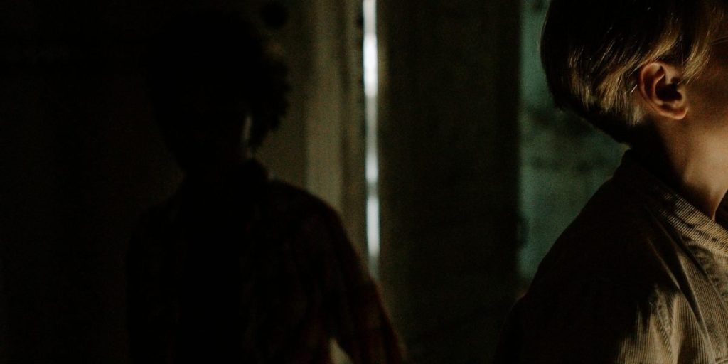This article explains why streaming algorithms favor safe, high‑engagement titles and often hide the best niche horror films, using Iron Lung as a concrete exam...