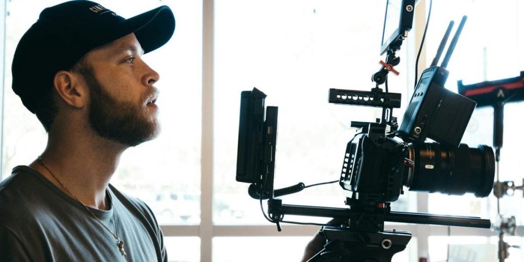 This article explains why visionary directors matter for sci‑fi fans and casual viewers alike, showing how a director's personal style becomes a reliable guide...